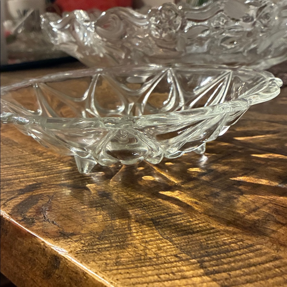 Elegant Clear Glass Decorative Bowl - Picture 4 of 4